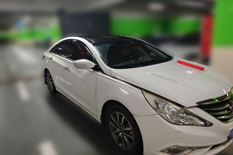 Used Hyundai Sonata 2013 2.4L Automatic Leading Edition China IV Standard Front Right 45 Deg