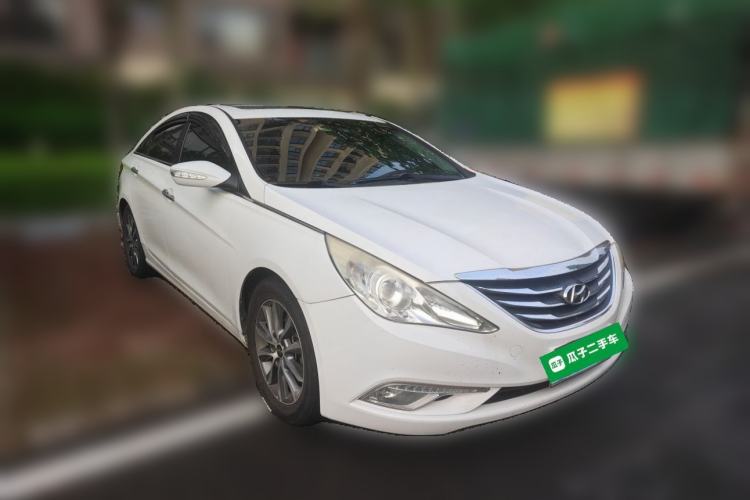 Used Hyundai Sonata 2013 2.0L Automatic Luxury Edition Front Right 45 Deg
