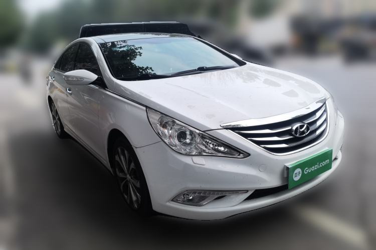 Used Hyundai Sonata 2013 2.4L Automatic Luxury Version China IV Standard Front Right 45 Deg