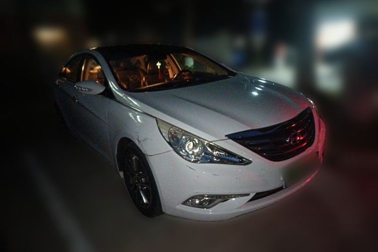 Used Hyundai Sonata 2013 2.0L Automatic Luxury Edition Front Right 45 Deg
