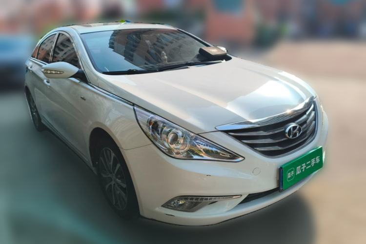 Used Hyundai Sonata 2013 2.0L Automatic Leading Edition Front Right 45 Deg
