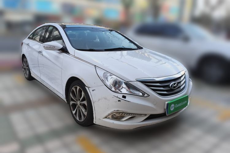 Used Hyundai Sonata 2013 2.4L Automatic Luxury Version China IV Standard Front Right 45 Deg