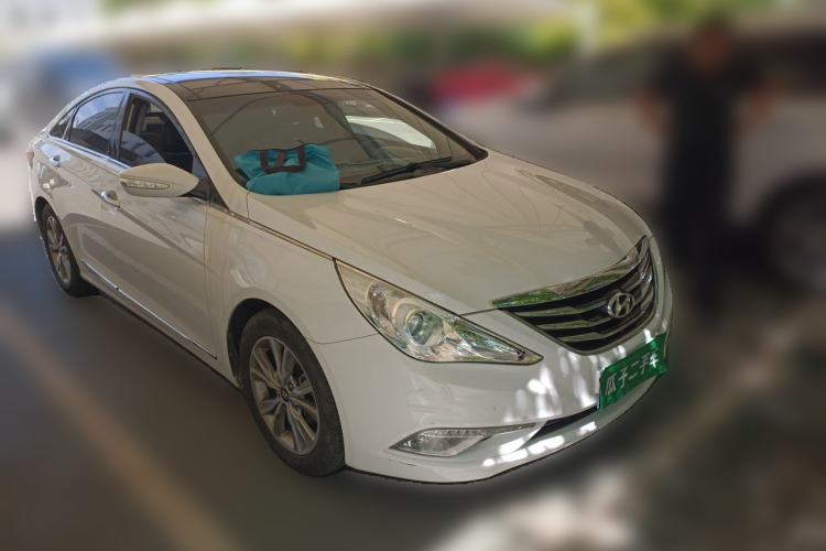 Used Hyundai Sonata 2013 2.4L Automatic Leading Edition China V Standard Front Right 45 Deg