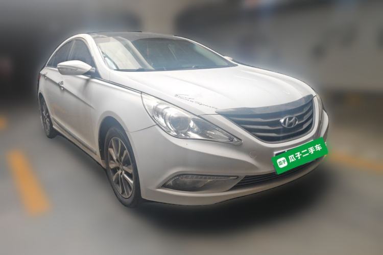 Used Hyundai Sonata 2013 2.4L Automatic Leading Edition China IV Standard Front Right 45 Deg