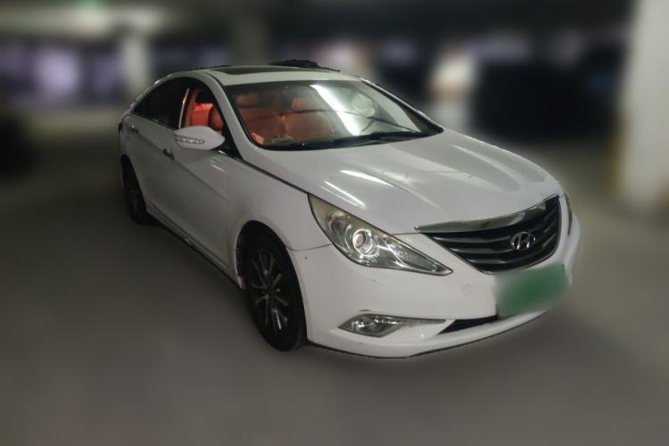 Used Hyundai Sonata 2013 2.0L Automatic Luxury Edition Front Right 45 Deg