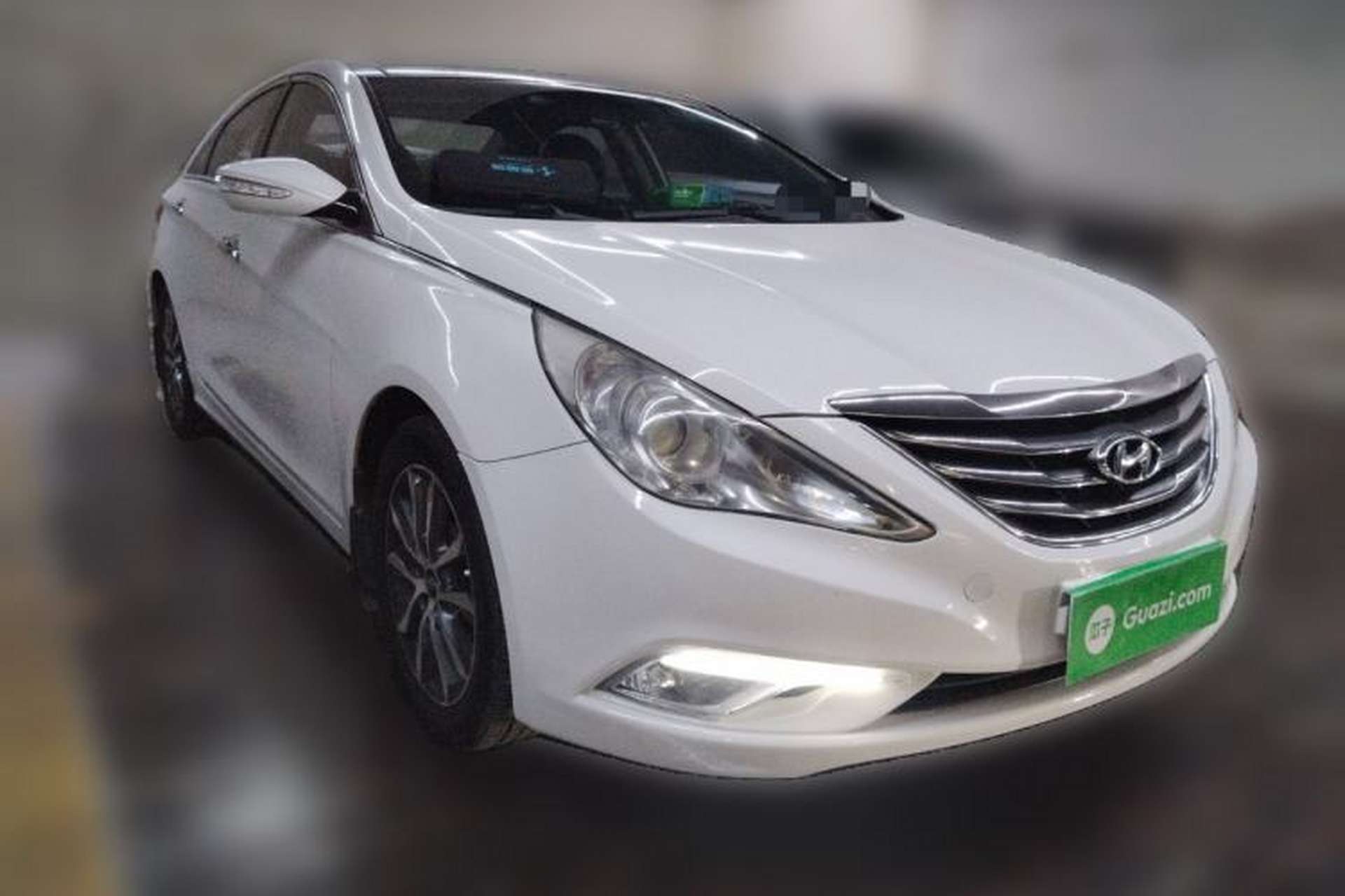 Used Hyundai Sonata 2013 2.0L Automatic Luxury Edition Front Right 45 Deg