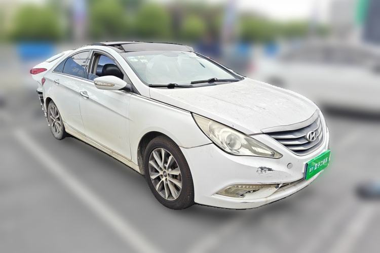 Used Hyundai Sonata 2013 2.0L Automatic Luxury Edition Front Right 45 Deg