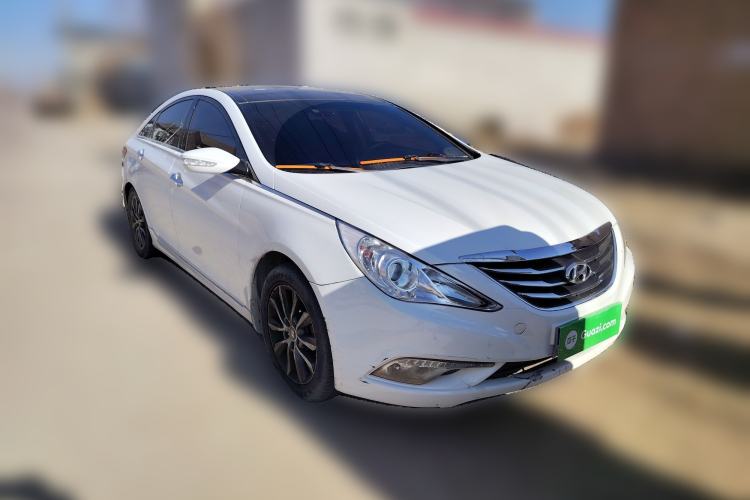 Used Hyundai Sonata 2013 2.4L Automatic Leading Edition China IV Standard Front Right 45 Deg