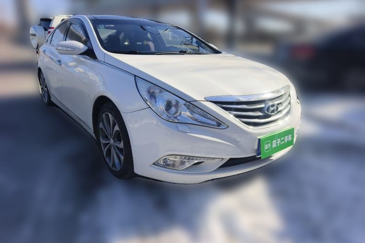 Used Hyundai Sonata 2013 2.4L Automatic Luxury Version China IV Standard Front Right 45 Deg