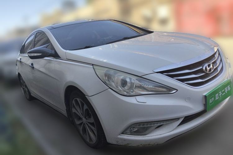 Used Hyundai Sonata 2013 2.4L Automatic Luxury Version China IV Standard Front Right 45 Deg
