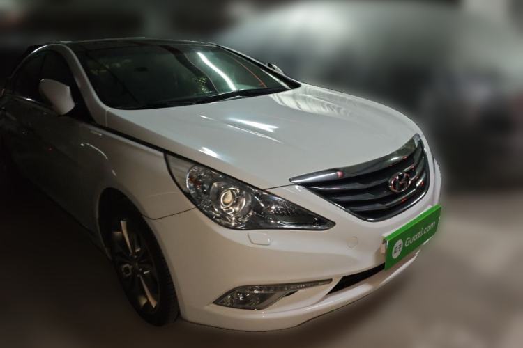 Used Hyundai Sonata 2013 2.4L Automatic Luxury Version China IV Standard Front Right 45 Deg