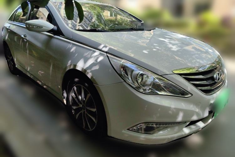 Used Hyundai Sonata 2013 2.0L Automatic Luxury Edition Front Right 45 Deg