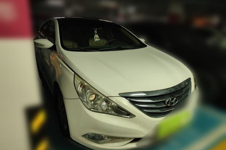 Used Hyundai Sonata 2013 2.0L Automatic Luxury Edition Front Right 45 Deg