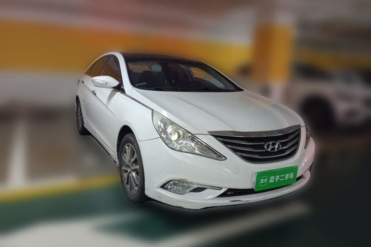 Used Hyundai Sonata 2013 2.4L Automatic Leading Edition China IV Standard Front Right 45 Deg