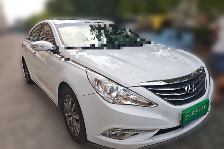Used Hyundai Sonata 2013 2.0L Automatic Luxury Edition Front Right 45 Deg
