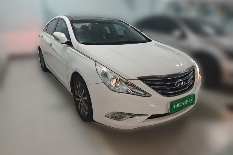 Used Hyundai Sonata 2013 2.0L Automatic Luxury Edition Front Right 45 Deg