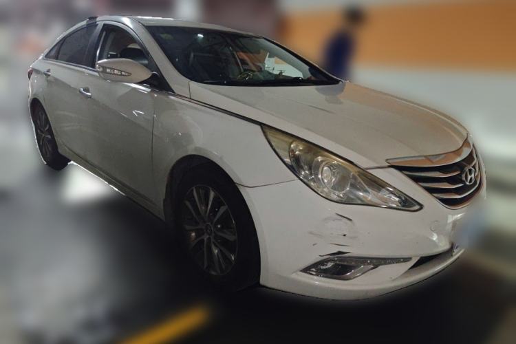 Used Hyundai Sonata 2013 2.0L Automatic Luxury Edition Front Right 45 Deg