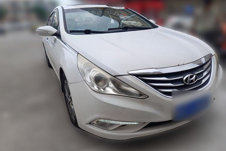 Used Hyundai Sonata 2013 2.0L Automatic Luxury Edition Front Right 45 Deg
