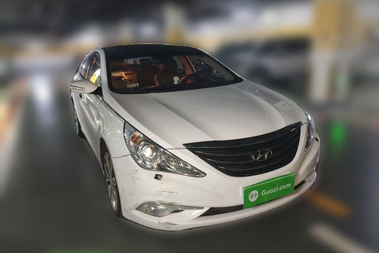 Used Hyundai Sonata 2013 2.4L Automatic Luxury Version China IV Standard Front Right 45 Deg