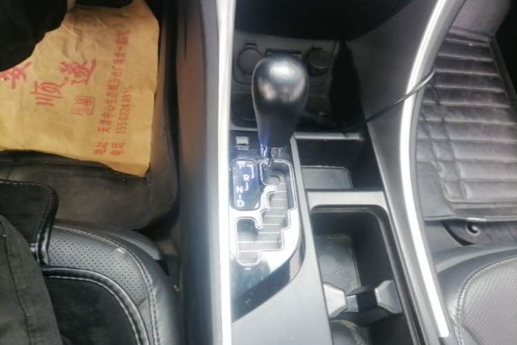 Used Hyundai Sonata 2013 2.0L Automatic Luxury Edition Gear Lever