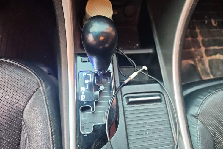 Used Hyundai Sonata 2013 2.0L Automatic Luxury Edition Gear Lever
