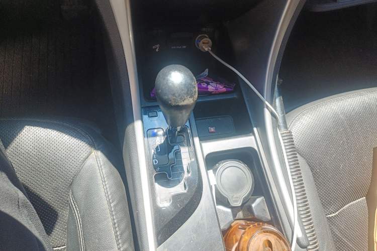Used Hyundai Sonata 2013 2.0L Automatic Luxury Edition Gear Lever