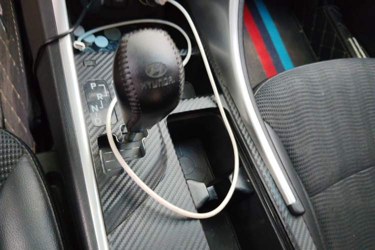 Used Hyundai Sonata 2013 2.0L Automatic Leading Edition Gear Lever
