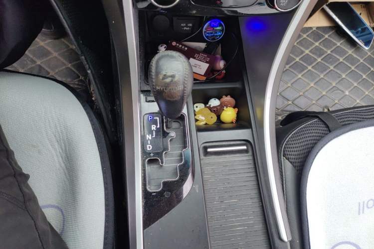 Used Hyundai Sonata 2013 2.0L Automatic Fashion Edition Gear Lever