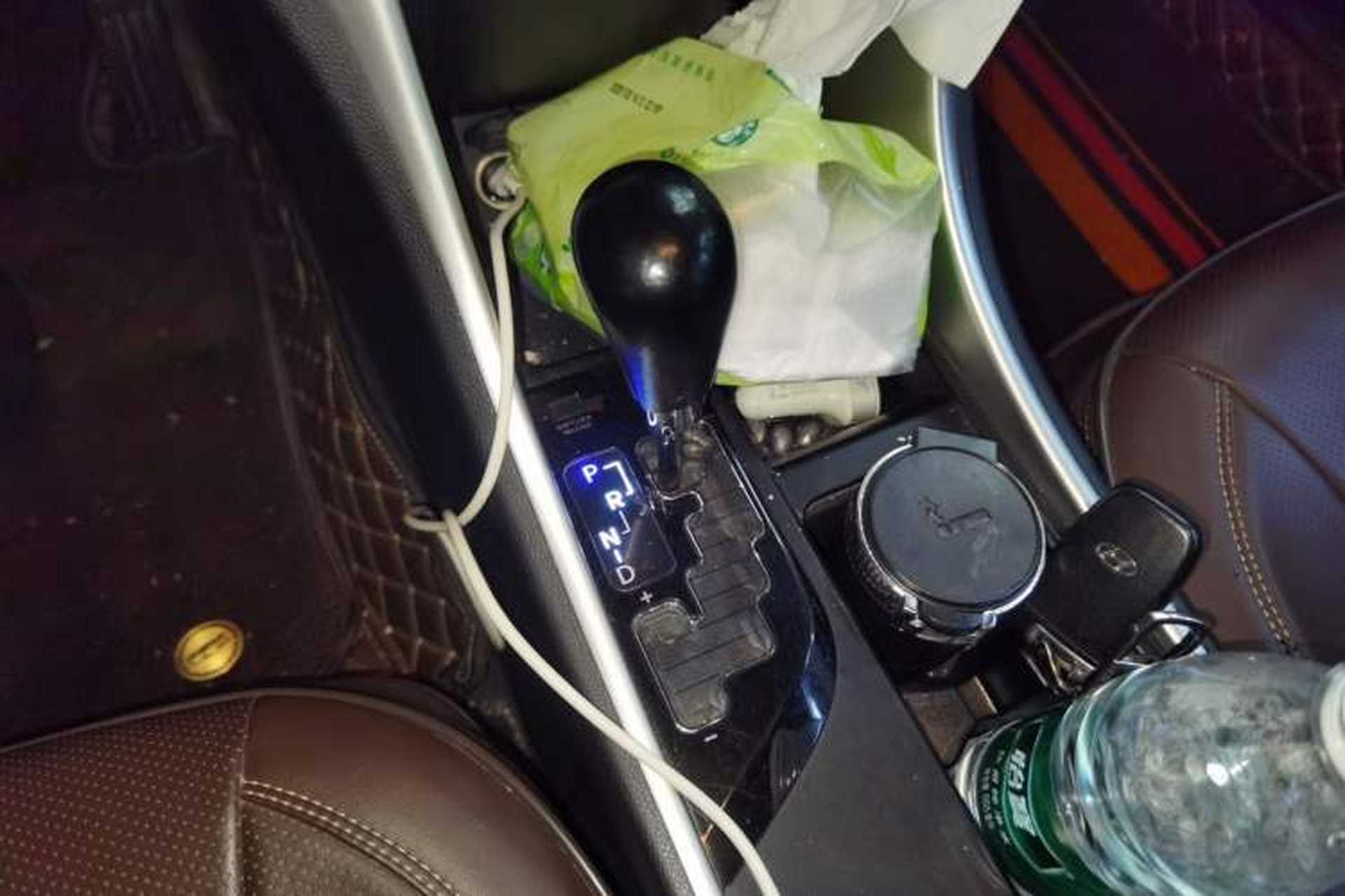 Used Hyundai Sonata 2013 2.0L Automatic Luxury Edition Gear Lever