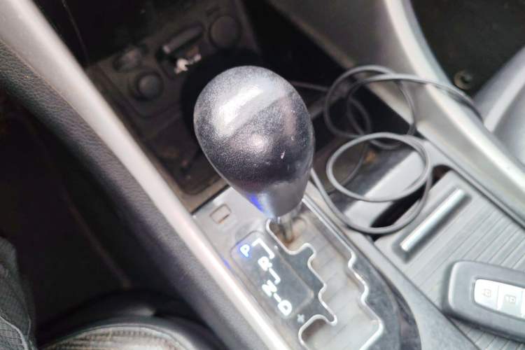 Used Hyundai Sonata 2013 2.0L Automatic Luxury Edition Gear Lever