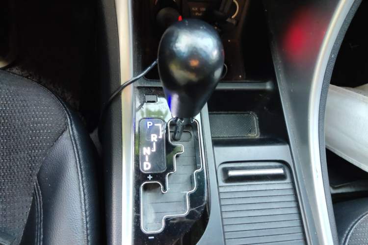 Used Hyundai Sonata 2013 2.0L Automatic Fashion Edition Gear Lever