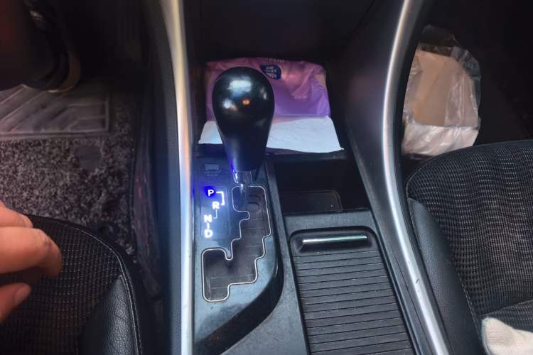 Used Hyundai Sonata 2013 2.0L Automatic Leading Edition Gear Lever
