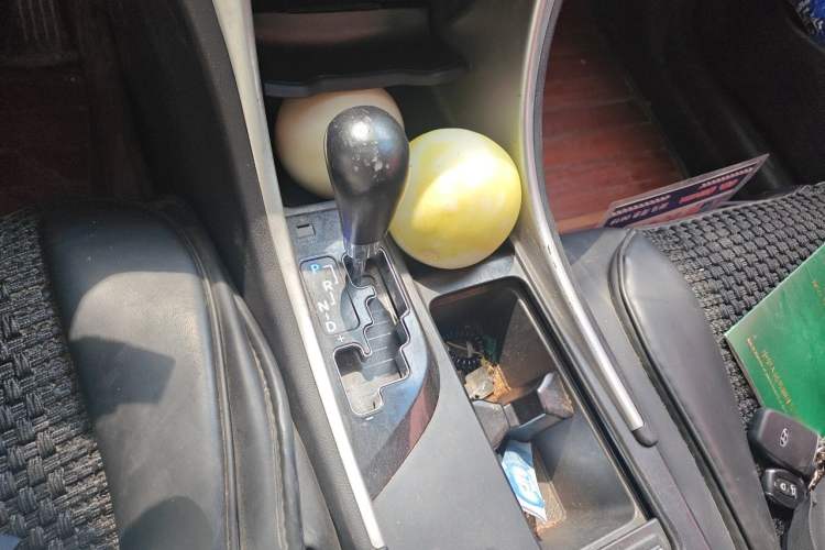 Used Hyundai Sonata 2013 2.4L Automatic Luxury Version China IV Standard Gear Lever