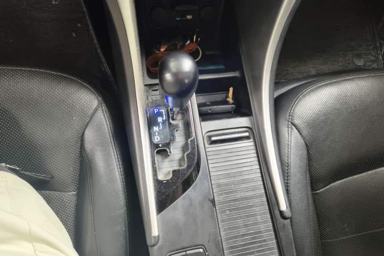 Used Hyundai Sonata 2013 2.0L Automatic Luxury Edition Gear Lever