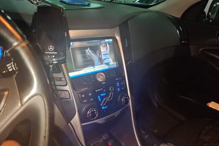 Used Hyundai Sonata 2013 2.4L Automatic Leading Edition China IV Standard Gear Lever