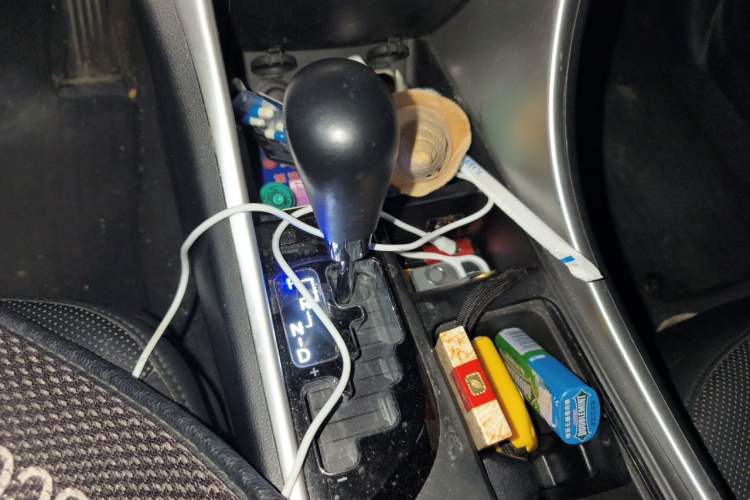Used Hyundai Sonata 2013 2.0L Automatic Luxury Edition Gear Lever