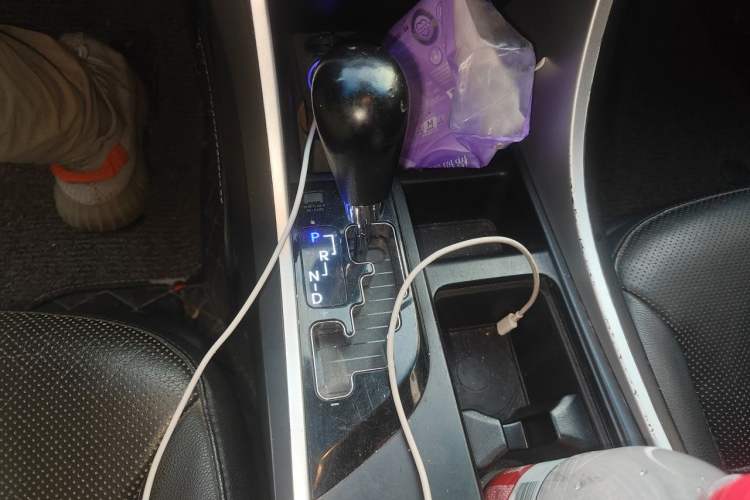 Used Hyundai Sonata 2013 2.0L Automatic Luxury Edition Gear Lever