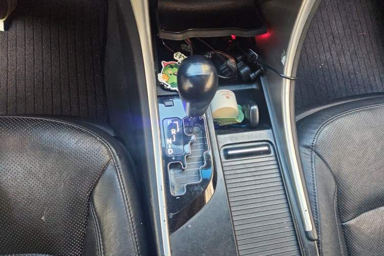 Used Hyundai Sonata 2013 2.0L Automatic Luxury Edition Gear Lever