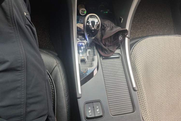 Used Hyundai Sonata 2013 2.4L Automatic Leading Edition China IV Standard Gear Lever