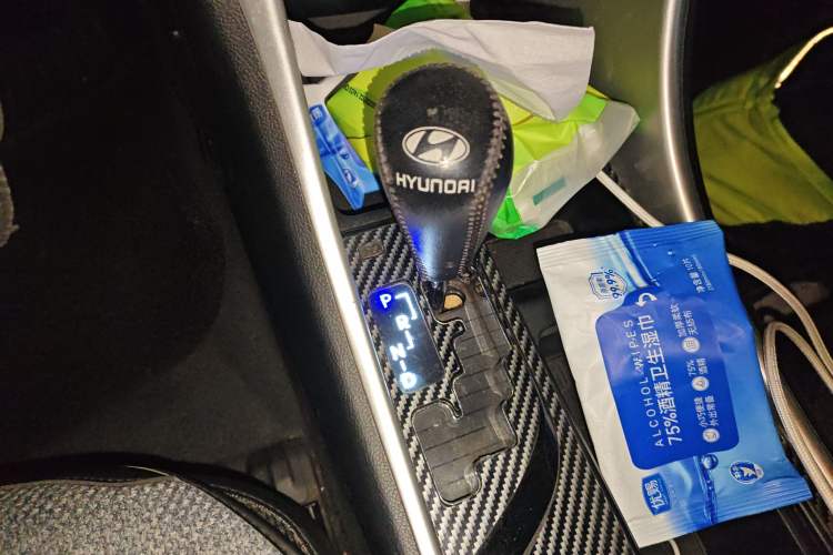 Used Hyundai Sonata 2013 2.0L Automatic Fashion Edition Gear Lever