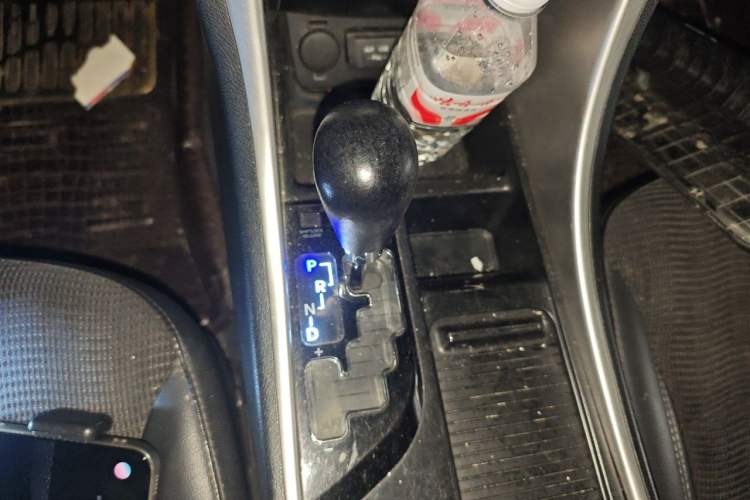 Used Hyundai Sonata 2013 2.0L Automatic Fashion Edition Gear Lever