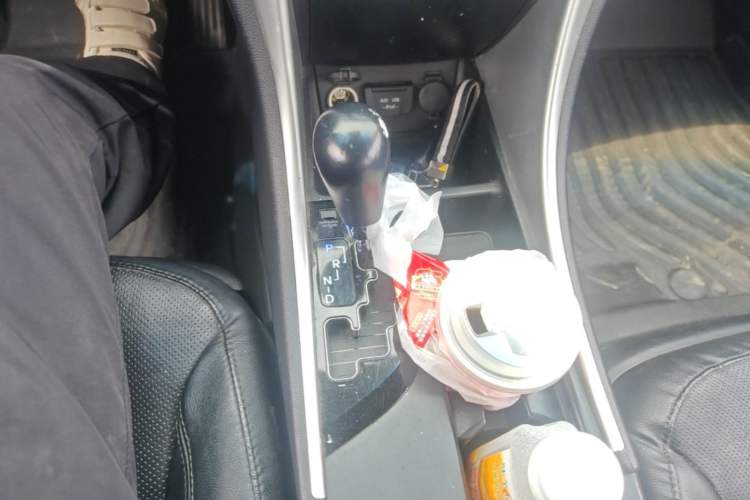 Used Hyundai Sonata 2013 2.0L Automatic Luxury Edition Gear Lever