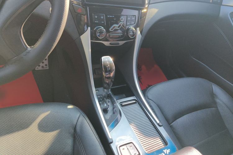 Used Hyundai Sonata 2013 2.4L Automatic Leading Edition China IV Standard Gear Lever