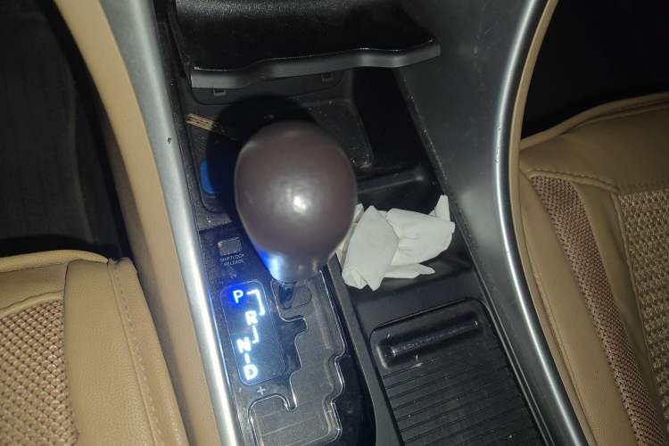 Used Hyundai Sonata 2013 2.0L Automatic Fashion Edition Gear Lever