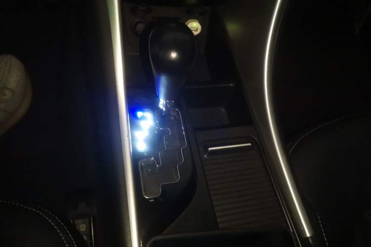 Used Hyundai Sonata 2013 2.0L Automatic Leading Edition Gear Lever
