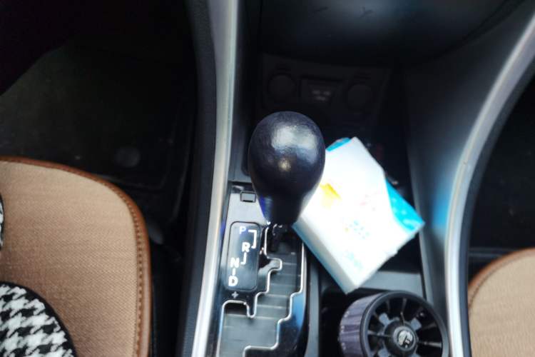 Used Hyundai Sonata 2013 2.4L Automatic Leading Edition China IV Standard Gear Lever