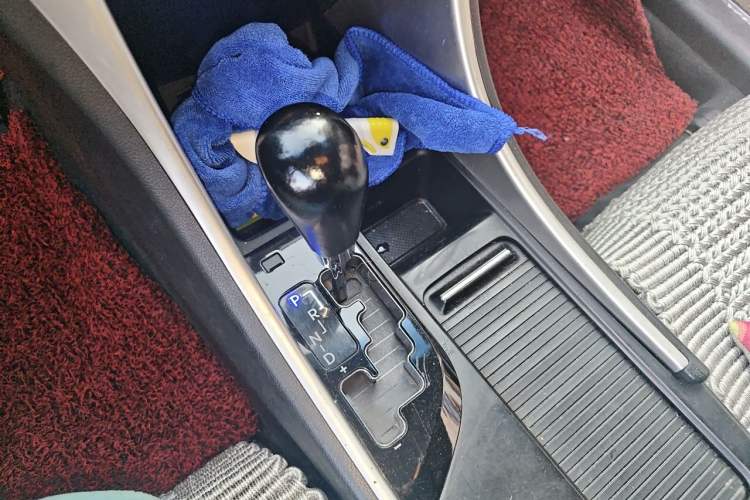 Used Hyundai Sonata 2013 2.0L Automatic Leading Edition Gear Lever