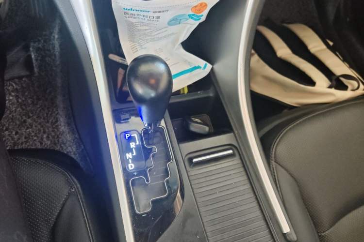 Used Hyundai Sonata 2013 2.4L Automatic Leading Edition China IV Standard Gear Lever
