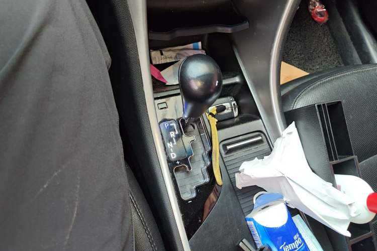 Used Hyundai Sonata 2013 2.0L Automatic Luxury Edition Gear Lever