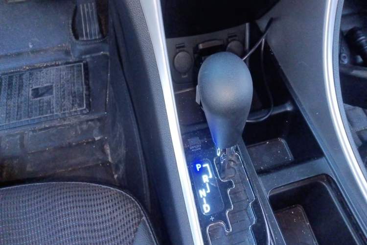 Used Hyundai Sonata 2013 2.0L Automatic Leading Edition Gear Lever
